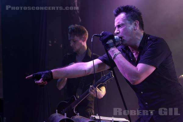 DIE KRUPPS - 2015-09-15 - PARIS - Divan du Monde - Jürgen Engler